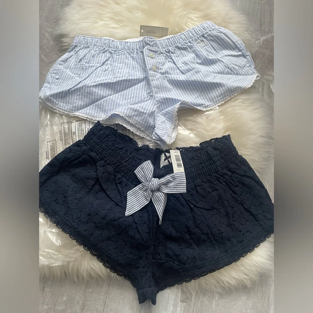 New with tag - Gilly Hicks pajama bottoms set - Picture 1 of 6